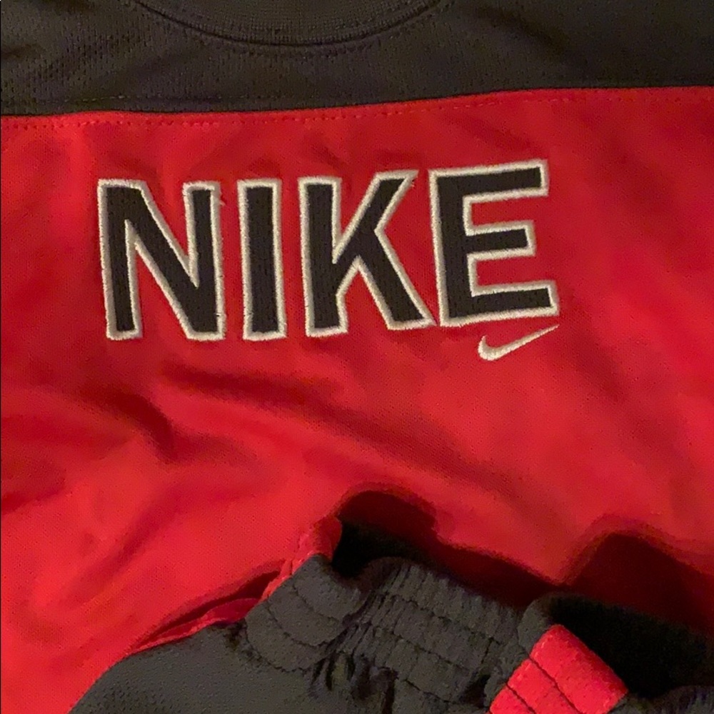 Nike Outfit - Picture 2 of 3